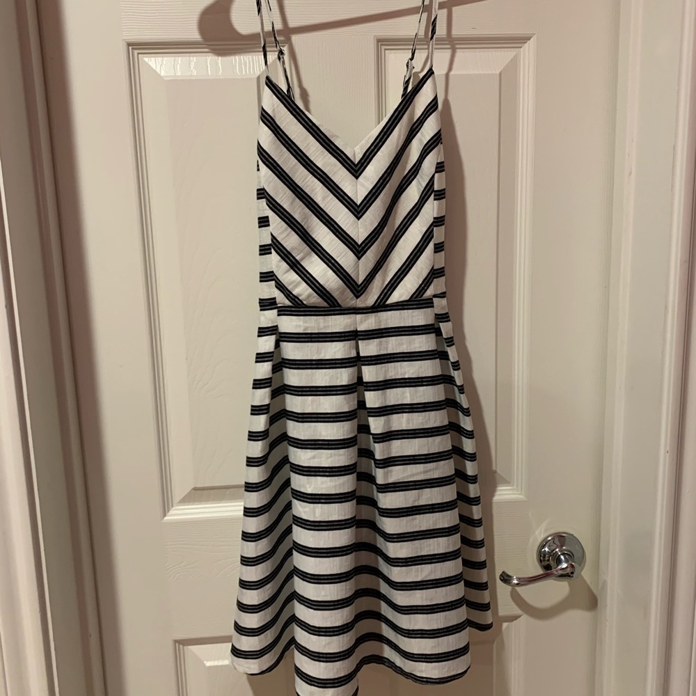 L boutique white and black stripe dress